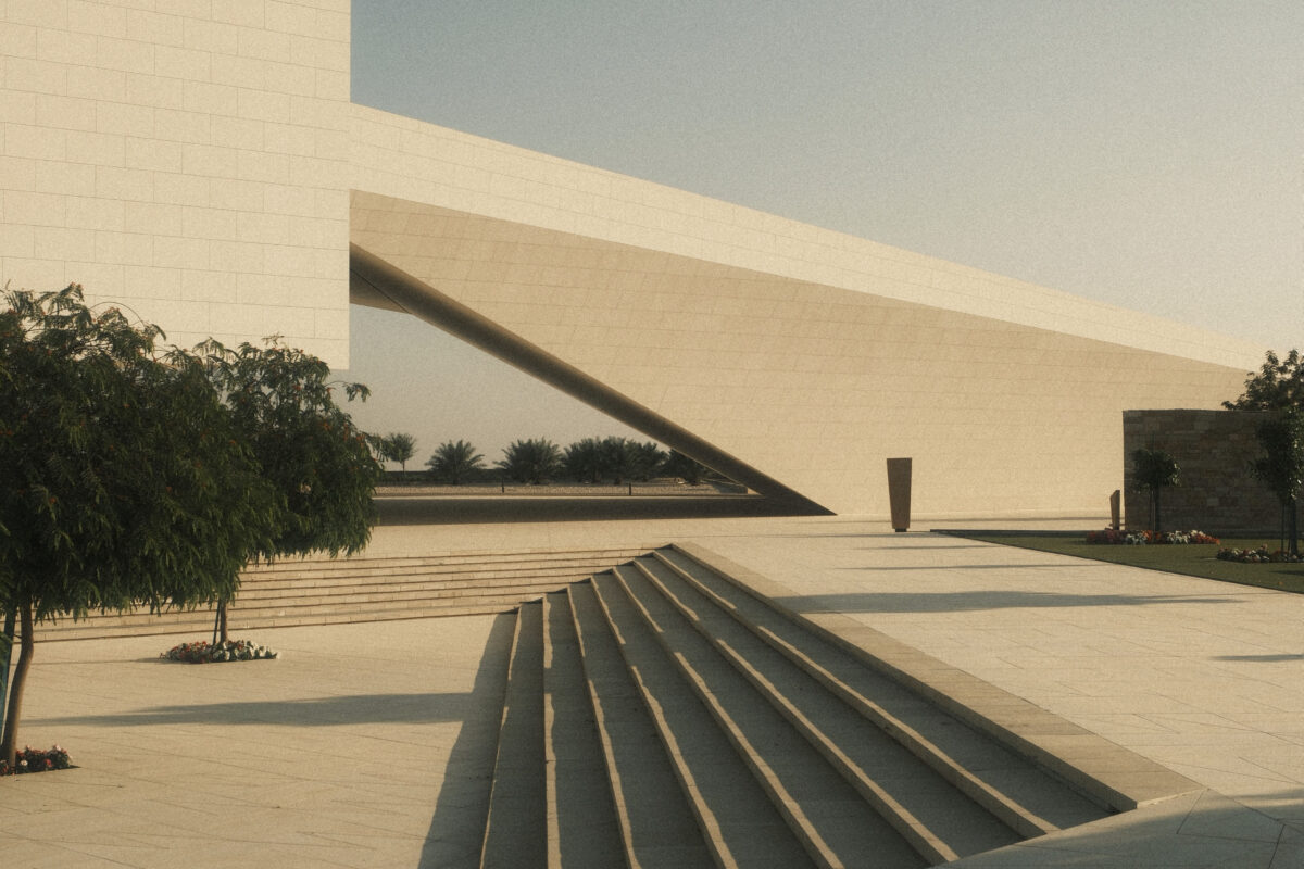 Fotografia di architettura minimalista con grande volume inclinato e scala monumentale illuminata dalla luce del tramonto laura farina fotografa